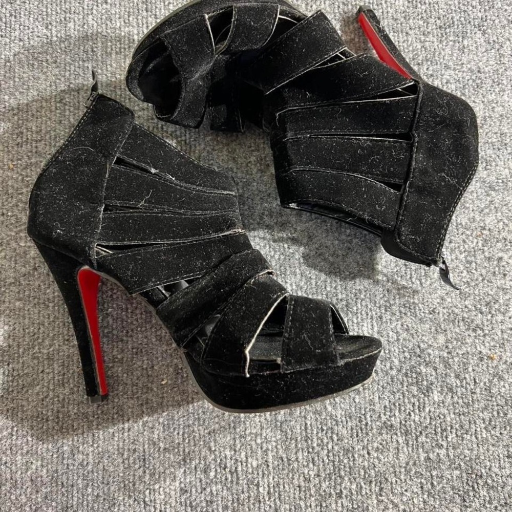Lafer Black Velvet Strappy Platform Heels Red Sole Size 39 Stiletto Sandal
